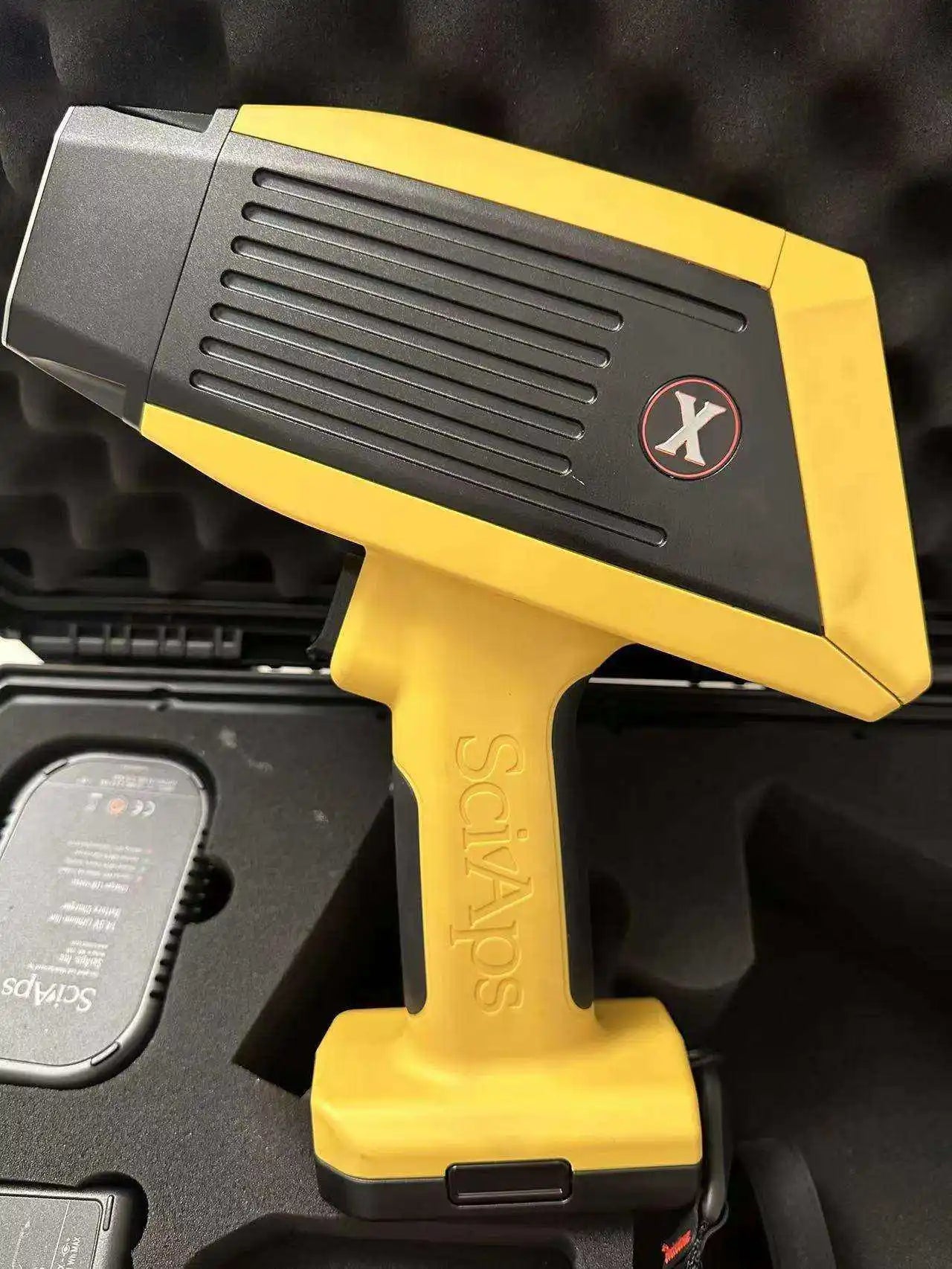 X-200 Handheld XRF Spectrometer for Metal, Alloy & PMI Analysis
